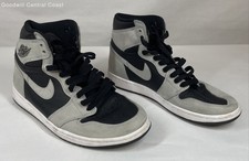 Usado, Tênis esportivo masculino Air Jordan 1 retrô alto OG preto cinza couro camurça tamanho 8 comprar usado  Enviando para Brazil