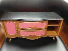 Boneca American Girl Grand Hotel cômoda rosa se transforma em concierge 2017 comprar usado Boneca American Girl Grand Hotel cômoda rosa se transforma em concierge 2017 comprar usado  Enviando para Brazil