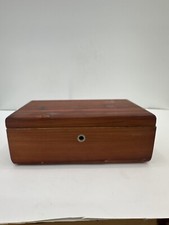 Usado, Caixa de lembrança vintage Lane madeira de cedro 9" x 5" x 3.25" SEM CHAVE DESBLOQUEADA comprar usado  Enviando para Brazil