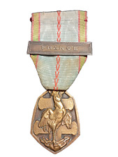 B19S*(REF9418) Belle médaille militaire de la guerre de 1939 1945 french MEDAL comprar usado  Enviando para Brazil