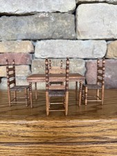 Mesa e quatro cadeiras, W S, miniaturas vintage de casa de bonecas 1:12 comprar usado Mesa e quatro cadeiras, W S, miniaturas vintage de casa de bonecas 1:12 comprar usado  Enviando para Brazil