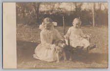 Cadeira de balanço bebê menina irmãs família cachorro fora RPPC foto real década de 1910 comprar usado  Enviando para Brazil