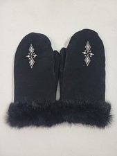 Manitobah mukluks mittens for sale  Sweet Grass