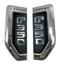 Usado, Par de emblemas cromados fabricante de equipamento original Ford F-350 Super Duty Lariat Fender 2017-2022 comprar usado  Enviando para Brazil
