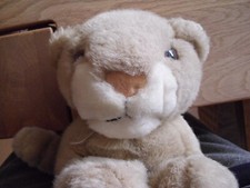 Stofftier löwe liegend gebraucht kaufen  Schönbrunn