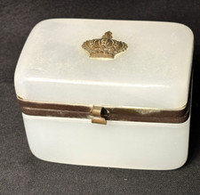 Bugiganga de vidro opalina branca cômoda caixa caixão coroa Ormolu, usado comprar usado  Enviando para Brazil