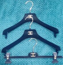 Lot cintres chanel d'occasion  Cergy-