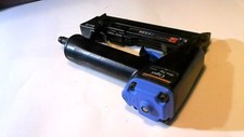 Pistola sparachiodi pneumatica usato  Castiglion Fiorentino