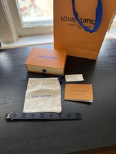 Pulseira de couro preta Louis Vuitton com ferragens prata LV – Caixa e bolsa incluídas comprar usado  Enviando para Brazil