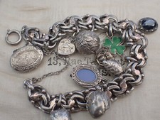 Beau bracelet breloques d'occasion  Chantelle