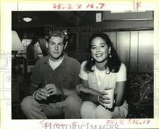 Foto de imprensa 1994 Pierre Laudumiey e Sara Schmidt na festa de estreia O'Brien comprar usado Foto de imprensa 1994 Pierre Laudumiey e Sara Schmidt na festa de estreia O'Brien comprar usado  Enviando para Brazil