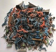 Lot soldats anciens d'occasion Lot soldats anciens d'occasion  La Rochelle