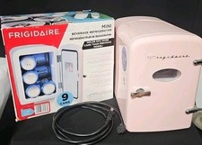 Mini geladeira portátil Frigidaire retrô 9 latas 4 litros EFMIS197-ROSA comprar usado  Enviando para Brazil