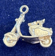 Usado, Berloque antigo colecionável lembrança bicicleta clássica vintage ciclomotor prata 3,2 GMS comprar usado  Enviando para Brazil