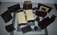 Lote de móveis vintage para casa de bonecas Plasco etc mesas escolares lareira cadeiras quarto comprar usado  Enviando para Brazil