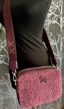 Damen umhängetasche lila gebraucht kaufen  Odernheim