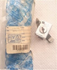 Serratura vano portaoggetti usato Serratura vano portaoggetti usato  Villasalto