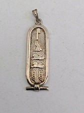 PRECIOSO Y ANTIGUO COLGANTE EGIPCIO DE PLATA CON HIPOGRIFOS EN RELIEVE comprar usado  Enviando para Brazil