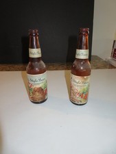 Usado, 2-GARRAFAS DE CERVEJA ESTILO ANTIGO COM ETIQUETAS DE PAPEL COM GARRAFAS MARRONS-VAZIAS comprar usado  Enviando para Brazil