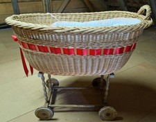 Stubenwagen holz matratze gebraucht kaufen  Niedereschach