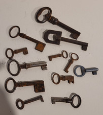 Lot anciennes clés d'occasion  Champagne-Mouton