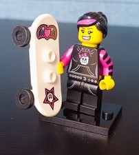 Lego minifigures skater usato  Genova