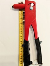 Rivettatrice manualecon ugelli usato  Milano