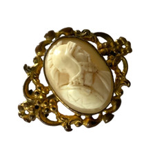 ANTIGA PLACA DE CAMAFEU ESCULPIDA EM BROCHE DE METAL DOURADO / MONTAGEM EM PINO, 3,8 X 3 CMS comprar usado  Enviando para Brazil
