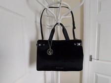 Bolsa de mão “Armani Jeans” marca registrada tecido veludo cor preta comprar usado  Enviando para Brazil