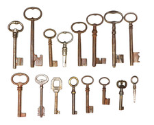 Lot clés anciennes d'occasion  Montalieu-Vercieu