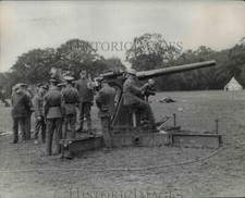 1938 Press Photo Exército Territorial em Chapéus de Estanho e Armas Antiaéreas na Inglaterra, usado comprar usado 1938 Press Photo Exército Territorial em Chapéus de Estanho e Armas Antiaéreas na Inglaterra, usado comprar usado  Enviando para Brazil