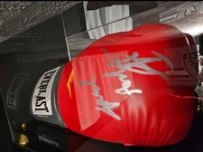 Guantone boxe firmato usato Guantone boxe firmato usato  Spedire a Italy
