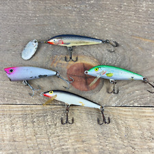 4 iscas artificiais de pesca rígidas iscas Rapala peixinhos água doce salgada comprar usado  Enviando para Brazil