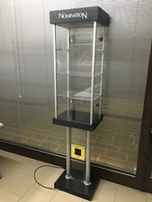 Espositore vetrina nomination usato  Perugia