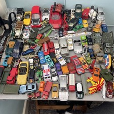 Lote de 125 vehículos fundidos a presión Burago/Husky/Dinky y otros vehículos diecast segunda mano  Embacar hacia Mexico