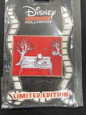 Pin DSF DSSH Disney Christopher Robin Banco Vermelho Winnie the Pooh & Piglet LE 300 comprar usado  Enviando para Brazil
