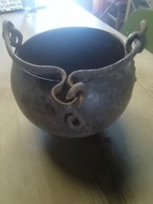 Antico secchio ferro usato  Serra Sant Abbondio