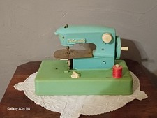 Small sewing machine d'occasion  Expédié en Belgium