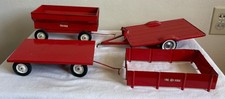 LOTE DE 4 BRINQUEDOS VINTAGE TRU ESCALA FAZENDA IMPLEMENTO VAGÃO REBOQUE BASCULANTE BARCAÇA CAIXA DE GRÃOS comprar usado  Enviando para Brazil