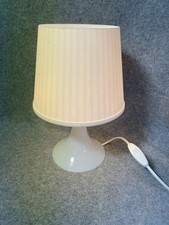 Schlichte weiße nachttischlam gebraucht kaufen Schlichte weiße nachttischlam gebraucht kaufen  Lehrberg