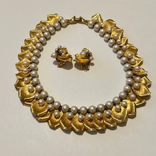 Antigo Conjunto de Brinco Kramer Chunky Folha de Tom Dourado Colar de Pérolas Falsas e Clipe comprar usado  Enviando para Brazil