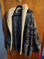 Cardigã aberto Her Universe Disney Frozen 2 Olaf padrão folclórico nórdico Sherpa grande comprar usado  Enviando para Brazil