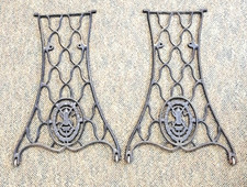 Usado, Máquina de costura vintage Singer ferro fundido pernas de mesa com rodas comprar usado Usado, Máquina de costura vintage Singer ferro fundido pernas de mesa com rodas comprar usado  Enviando para Brazil
