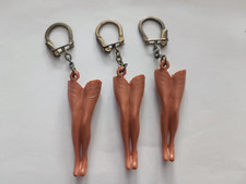 Pin keychain legs d'occasion  Expédié en Belgium