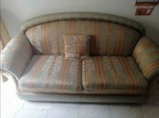 Vecchio divano stoffa usato Vecchio divano stoffa usato  Cicciano
