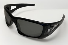 Óculos de sol Oakley preto polido com estojo OO9165-08 56-17-125 “LEIA” comprar usado Óculos de sol Oakley preto polido com estojo OO9165-08 56-17-125 “LEIA” comprar usado  Enviando para Brazil
