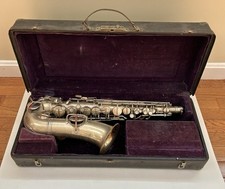 VINTAGE 1914 C.G. Saxofone alto Conn Ltd. A L tom baixo 1119954 com estojo comprar usado  Enviando para Brazil
