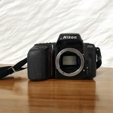 Fotocamera analogica nikon usato  Muggio