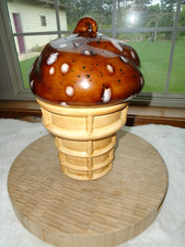 Jarro de biscoito cone de sorvete de cerâmica vintage 1982 12" de altura chocolate e creme branco comprar usado  Enviando para Brazil