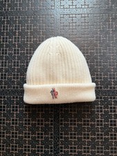 Cappello berretto montcler usato Cappello berretto montcler usato  Spedire a Italy